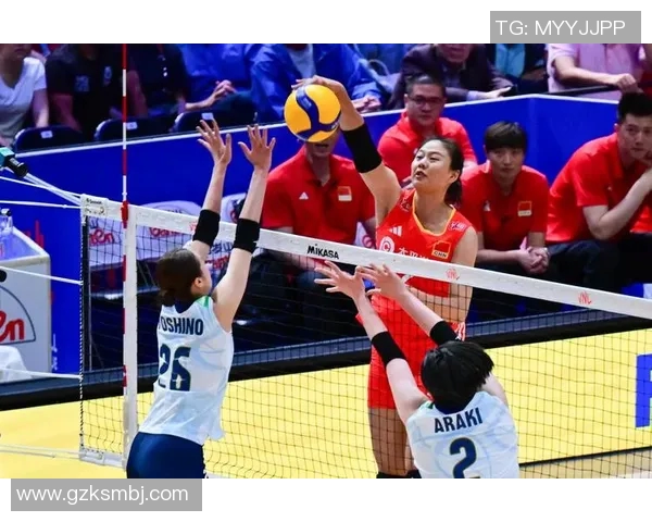 重庆排球队排球战术与欧冠足球阵地战体系的深度解析与比较