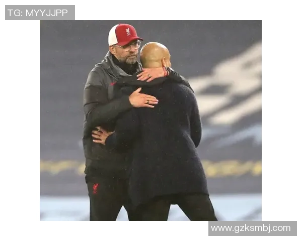 重庆足球队团队协作引发热议欧冠赛场上的争议与反思 重庆足球队团队协作引发热议欧冠赛场上的争议与反思